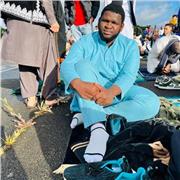 J'enseigne également le coran et la langue arabe. Ainsi le sounna du prophète MSA ,car c'est une chose convergent.aussi en françai